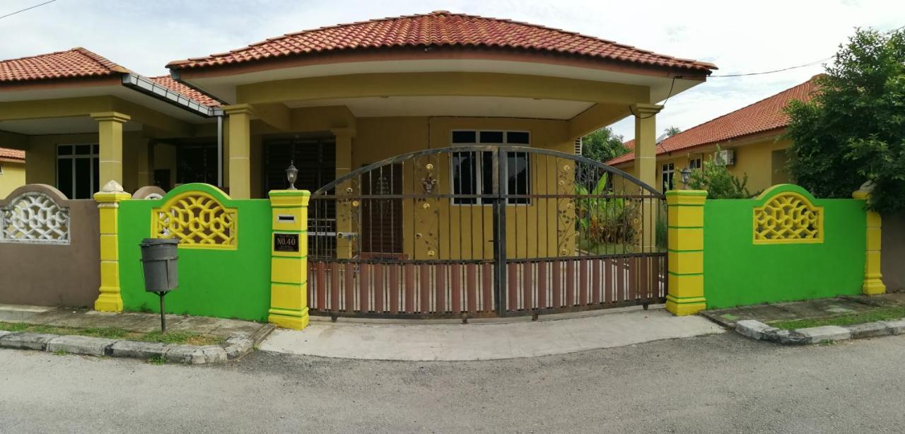 Assyifa Homestay ドゥングン エクステリア 写真